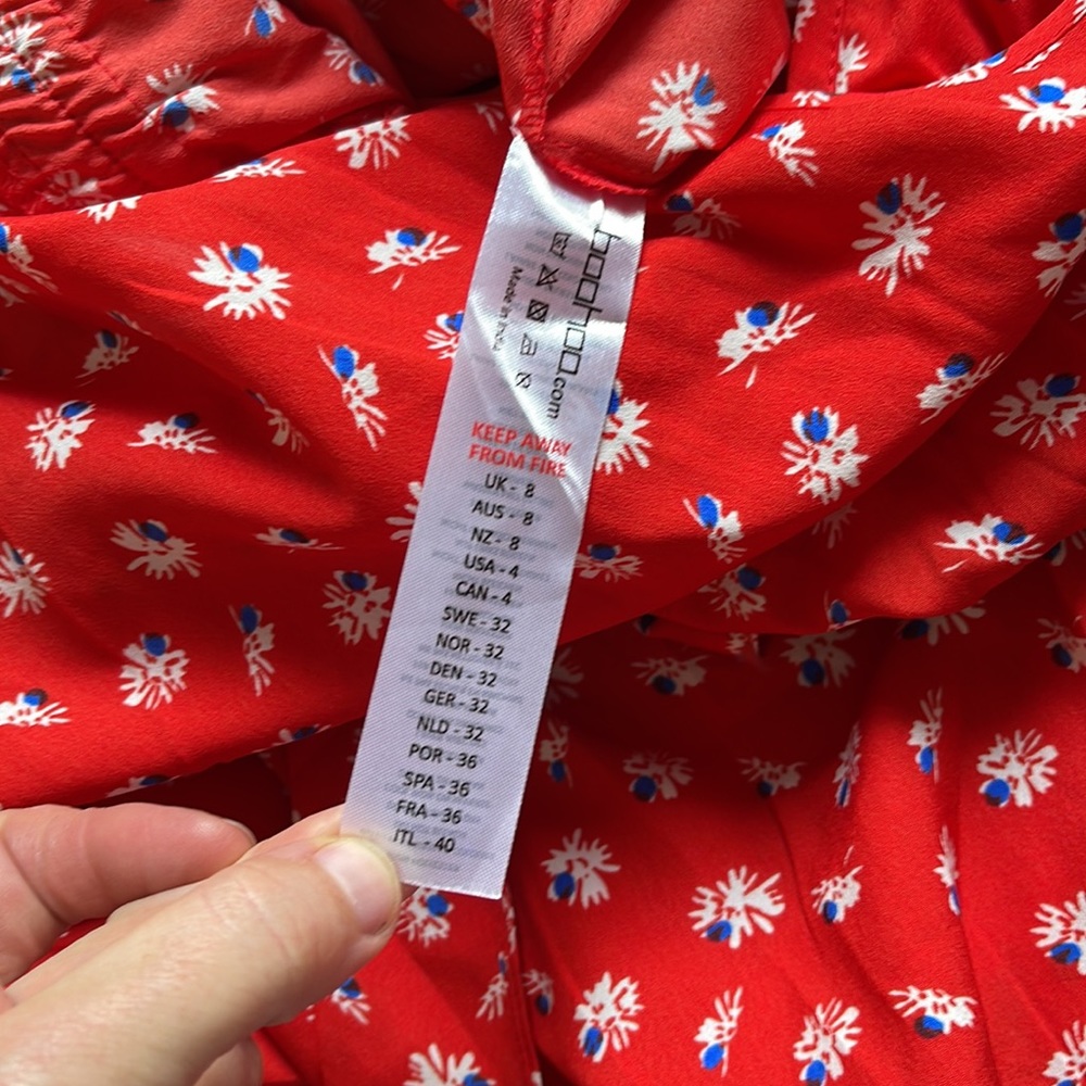 BOOHOO | Red floral short sleeve full length crossover jumpsuit - Picture 7 of 8